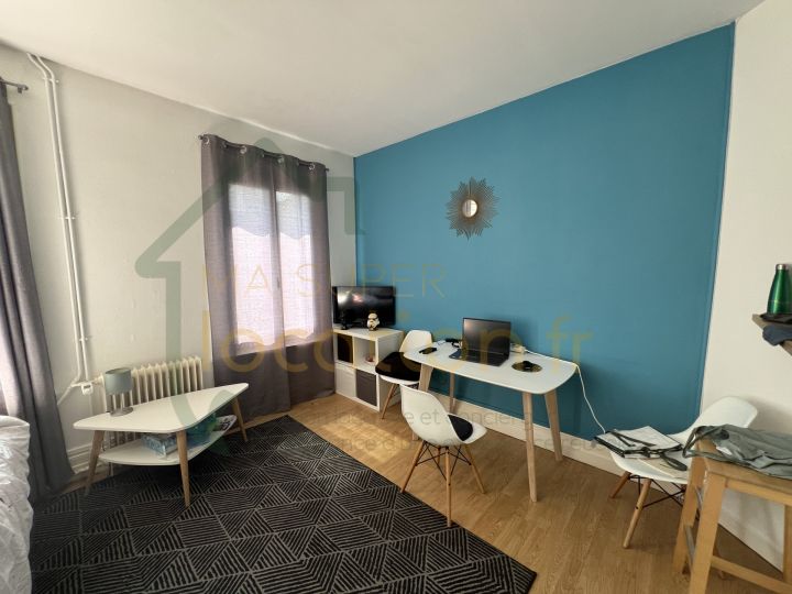 Au coeur de SAINT-QUENTIN, STUDIO MEUBLE