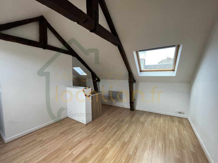 Appartement 2 pièces situé en centre ville à SAINT-QUENTIN