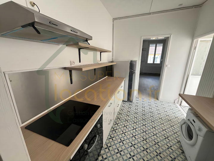 MAISON 3 PIÈCES AVEC VERANDA INTÉRIEUR