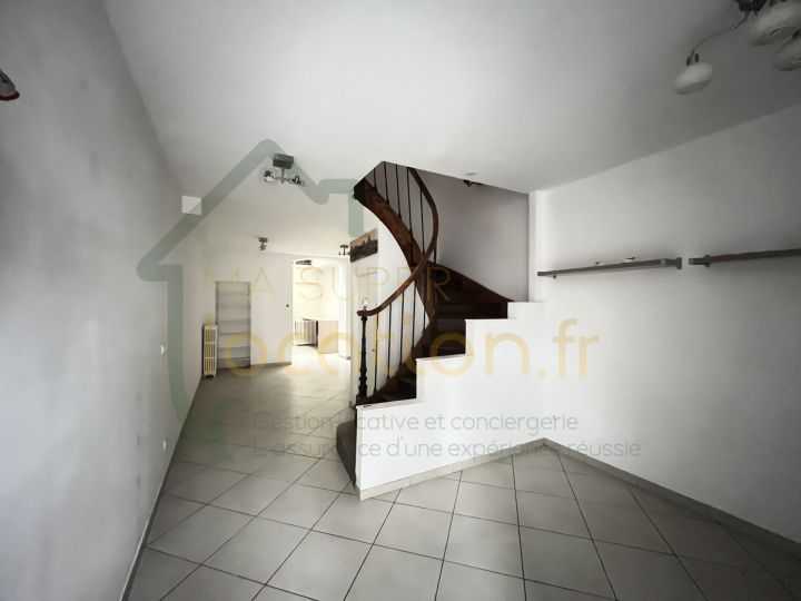 Superbe maison de ville situé en HYPER-CENTRE de SAINT-QUENTIN