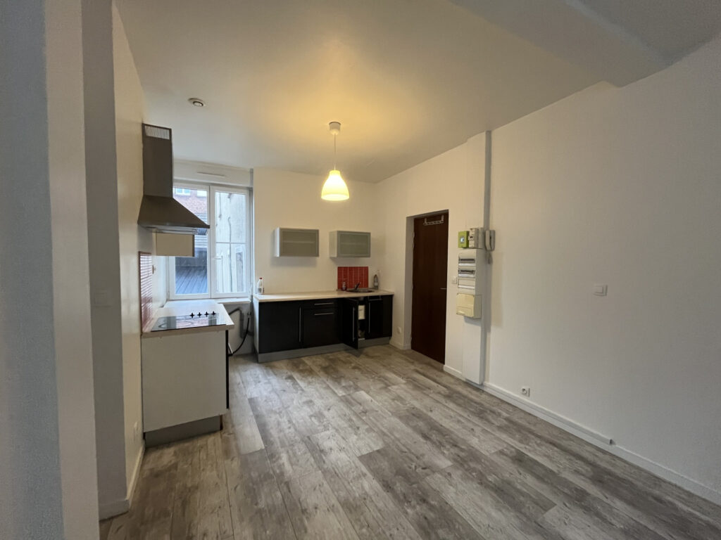 T2 MEUBLÉ PROCHE GARE