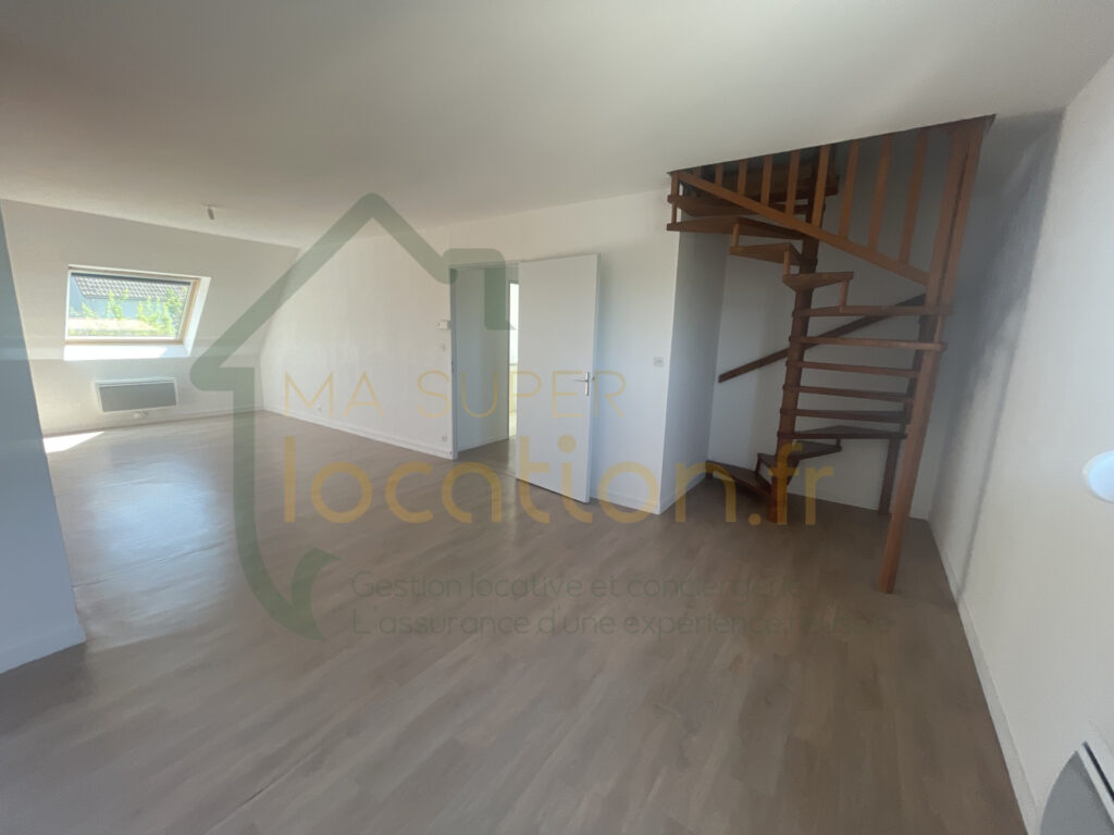 GAUCHY Spacieux F2 en duplex de 66,37 m2 6 Rue Marcel Paul