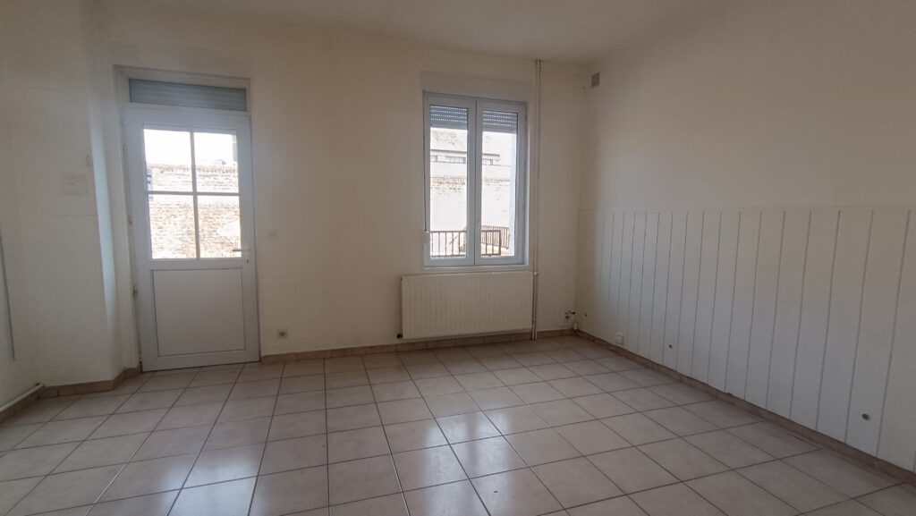 Petite maison 2 chambres avec cour