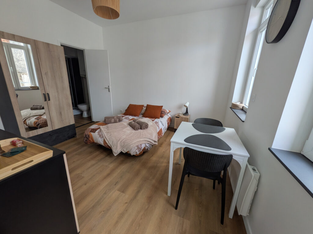 Grand studio rénové en plein centre-ville de Saint-Quentin
