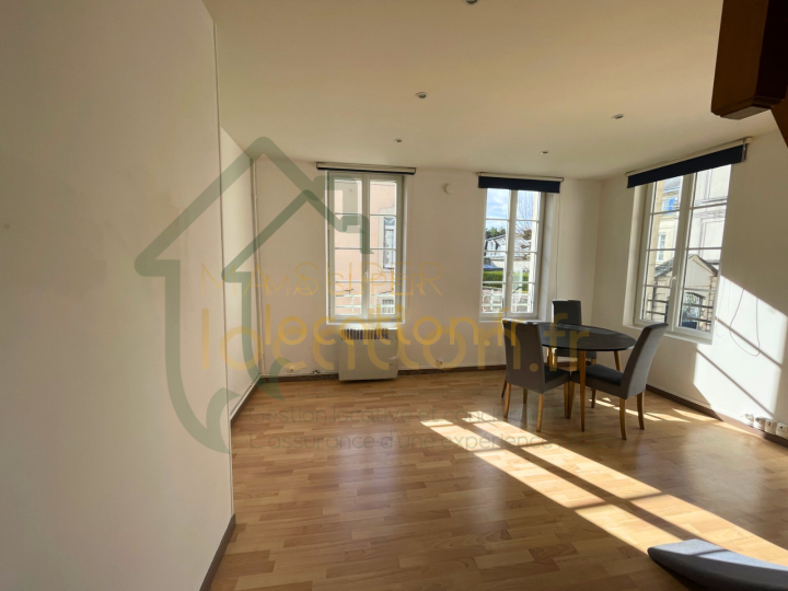 T2 en duplex au centre ville de ST QUENTIN