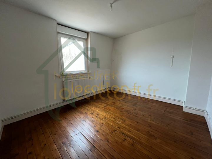 Appartement avec Terasse de 30m2, centre ville ST QUENTIN.