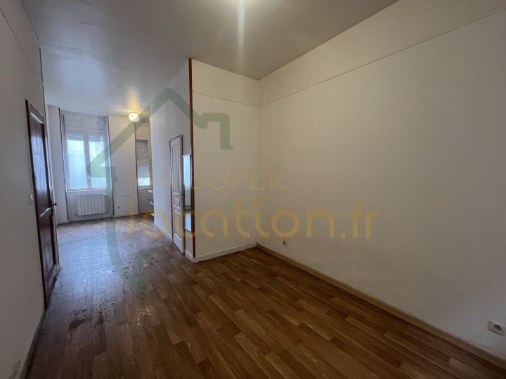 Studio situé en HYPER-CENTRE de SAINT-QUENTIN