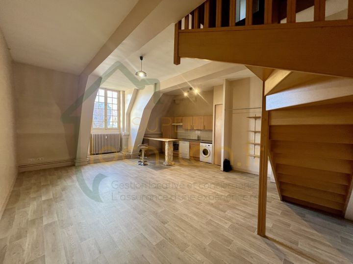 Charmant duplex en hyper-centre de Dijon – 3 chambres, résidence sécurisée