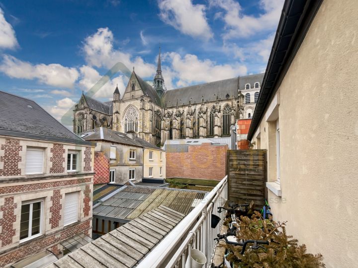Appartement 4 pièces 86m2 à deux pas de la basilique de SAINT-QUENTIN