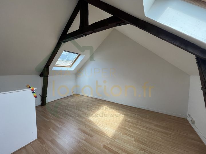 Appartement 2 pièces situé en centre ville à SAINT-QUENTIN