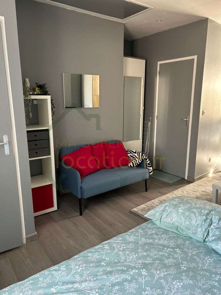 Grand studio meublé dans le centre-ville de SAINT-QUENTIN