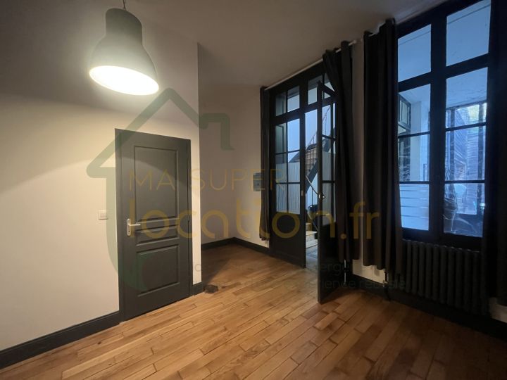 PETIT BUREAU DANS UNE RESIDENCE EXCEPTIONNELLE HAUT DE GAMME PROCHE DU CENTRE DE SAINT-QUENTIN