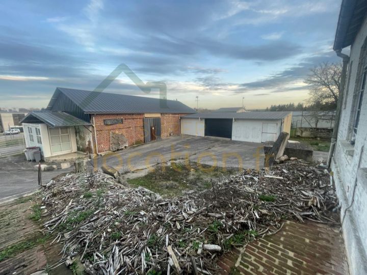 HANGAR A LOUER IDÉAL ARTISAN/ENTREPRENEUR