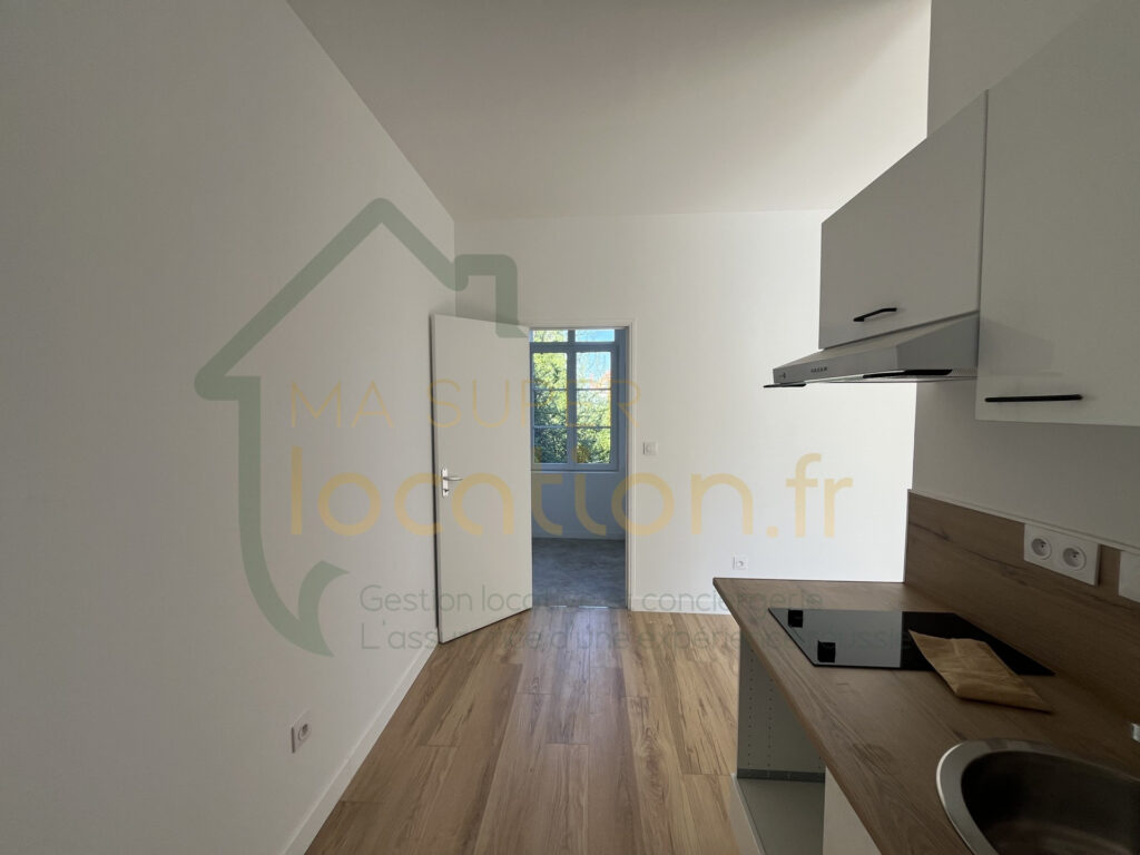 STUDIO NEUF DANS RESIDENCE EXCEPTIONNELLE AVEC ESPACE EXTERIEUR