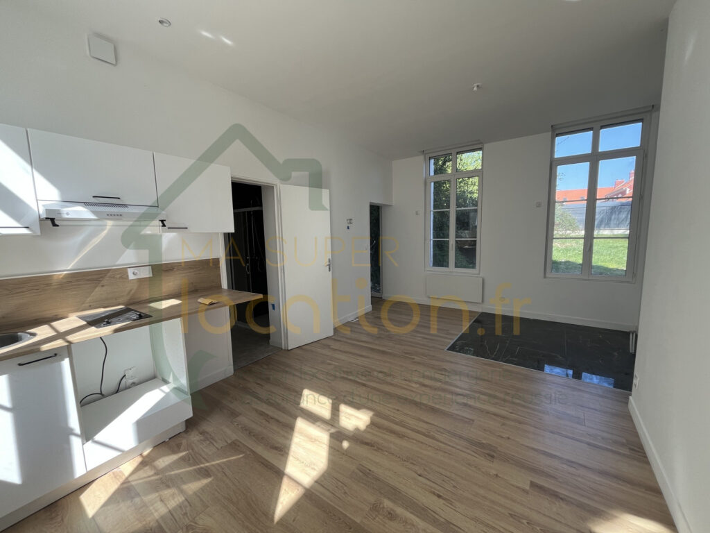 STUDIO NEUF DANS RESIDENCE EXCEPTIONNELLE AVEC ESPACE EXTERIEUR