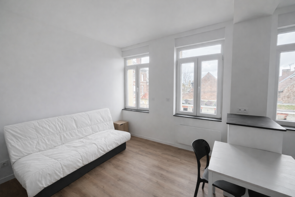 Grand studio rénové en plein centre-ville de Saint-Quentin
