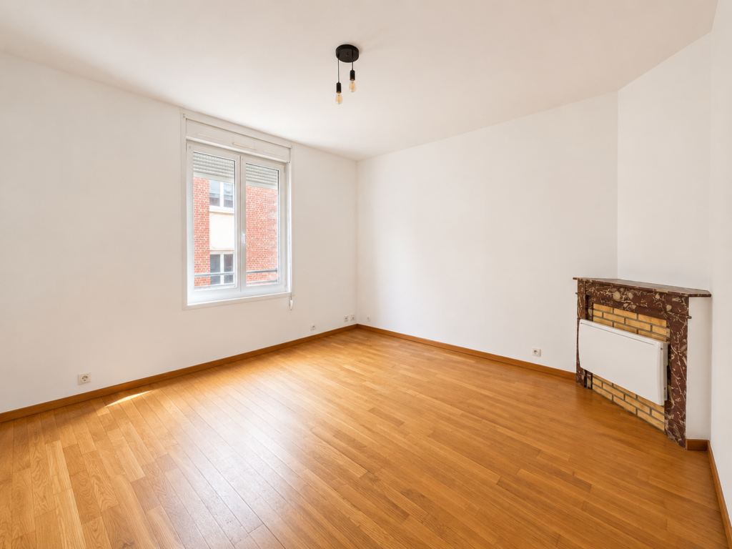 Appartement 3 pièces avec cuisine indépendante et place de Parking en HYPER-CENTRE de Saint-Quentin