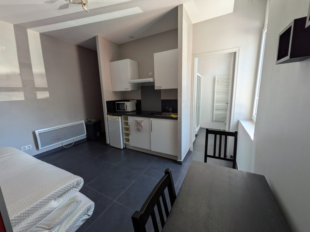 Studio meublé situé au centre ville ST-QUENTIN