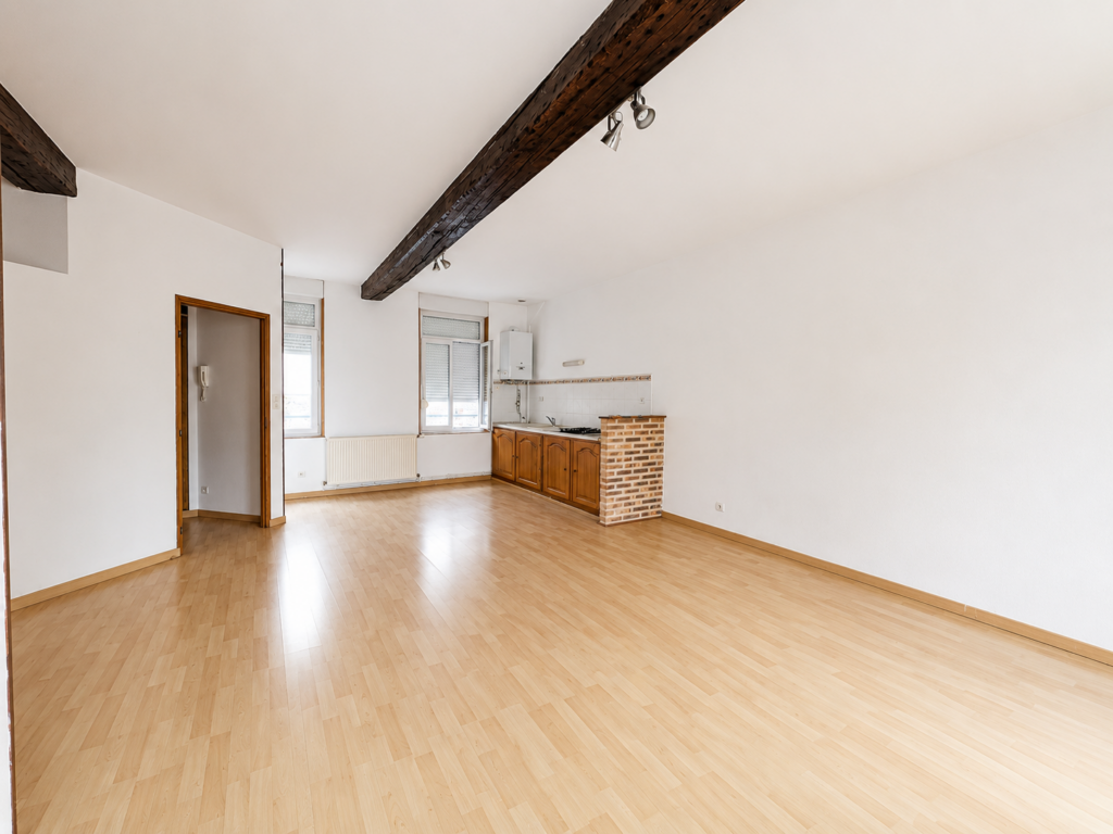 Bel appartement 2 pièces lumineux situé en HYPER-CENTRE de Saint-Quentin.